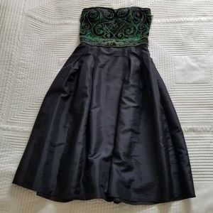 Sue Wong 💫 NEW strapless midi dress. Size 2